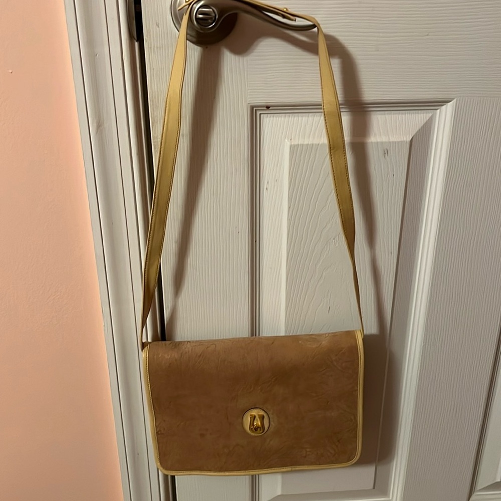 VTG Genuine Leather Crossbody bag 🇮🇹